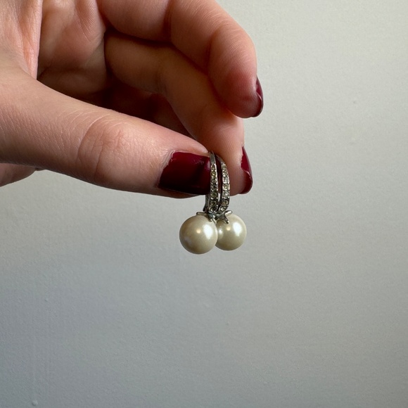 Stella & Dot Pearl Earrings - Picture 3 of 5